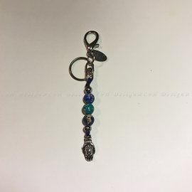 KÉK TENGERI ÜLEDÉK JASPIS - ÉGKÉK TENGERI ÜLEDÉK JASPIS - EZÜST HEMATIT - BUDDHA TENYERE KULCSTARTÓ